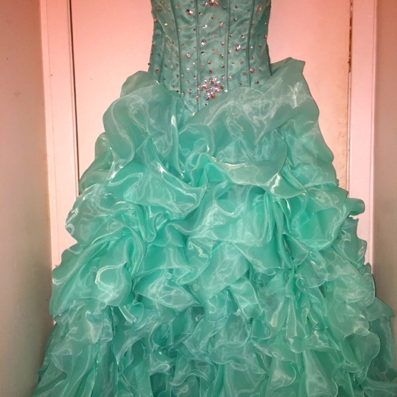 Sweet 16 / Prom / Homecoming dress (Mint green blue) says Size in picture. New! - Picture 6 of 7